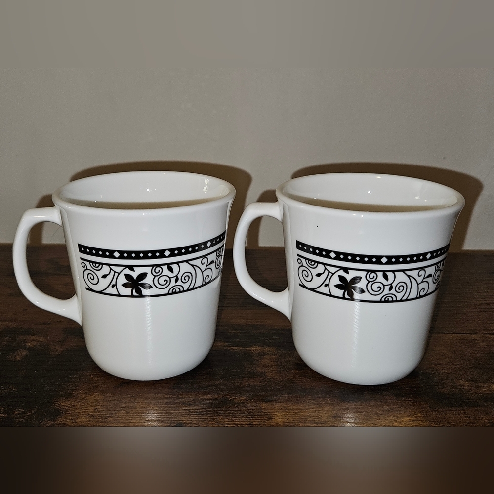 Corning USA Winding Gate Black and White Mugs